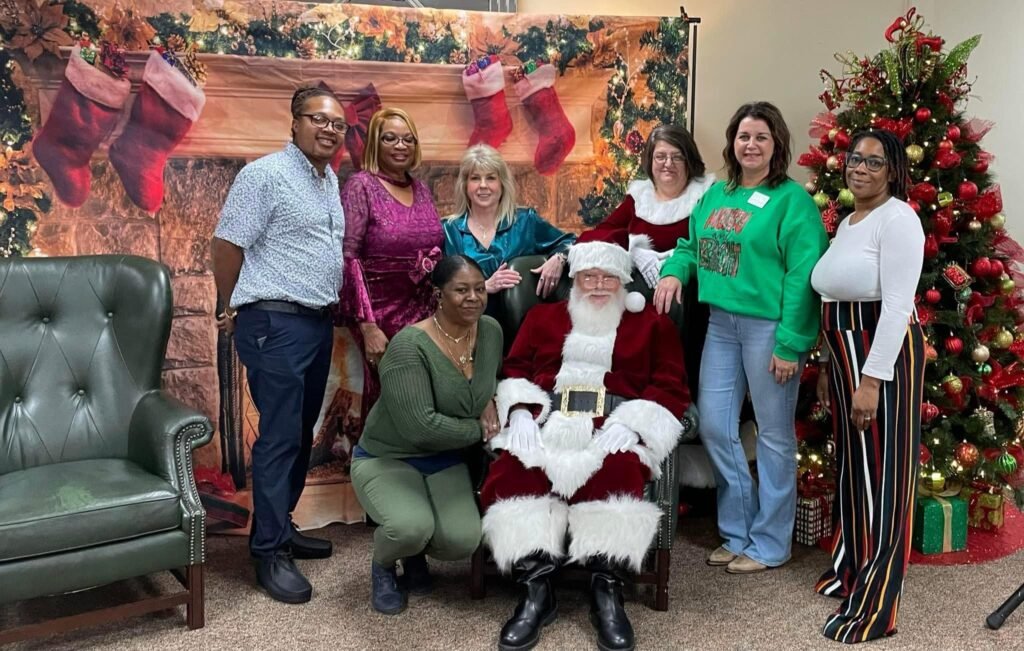 Spreading Holiday Cheer: Flowers Manor’s 3rd Annual Jingle and Mingle Delights All Ages!