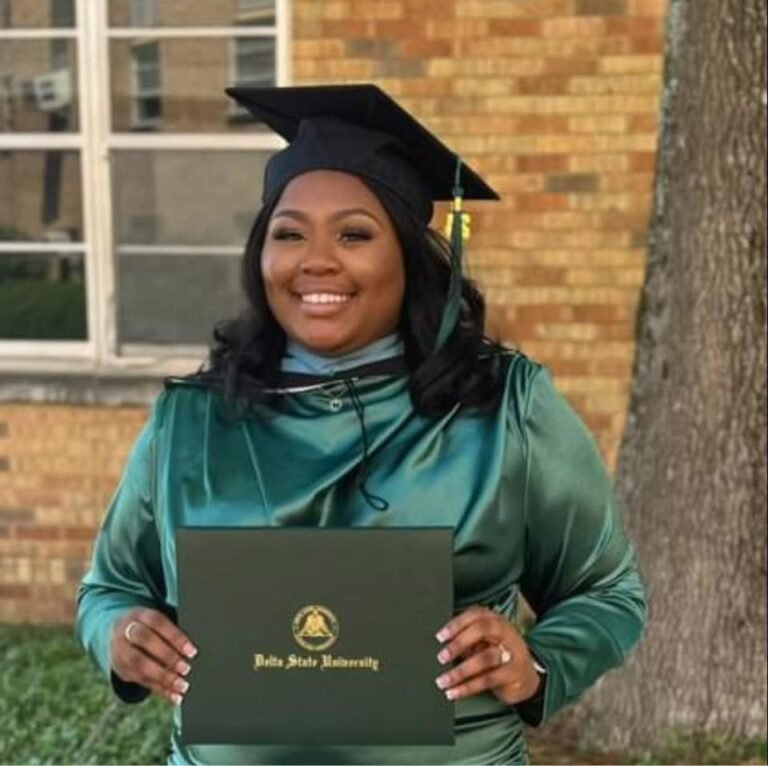 Shaping Futures: Hertayshia Thomas Named Teacher of the Year!