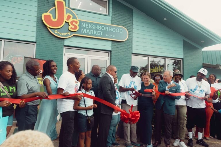 Jay’s Grocery Celebrates Grand Reopening, Ushers in New Era for Clarksdale