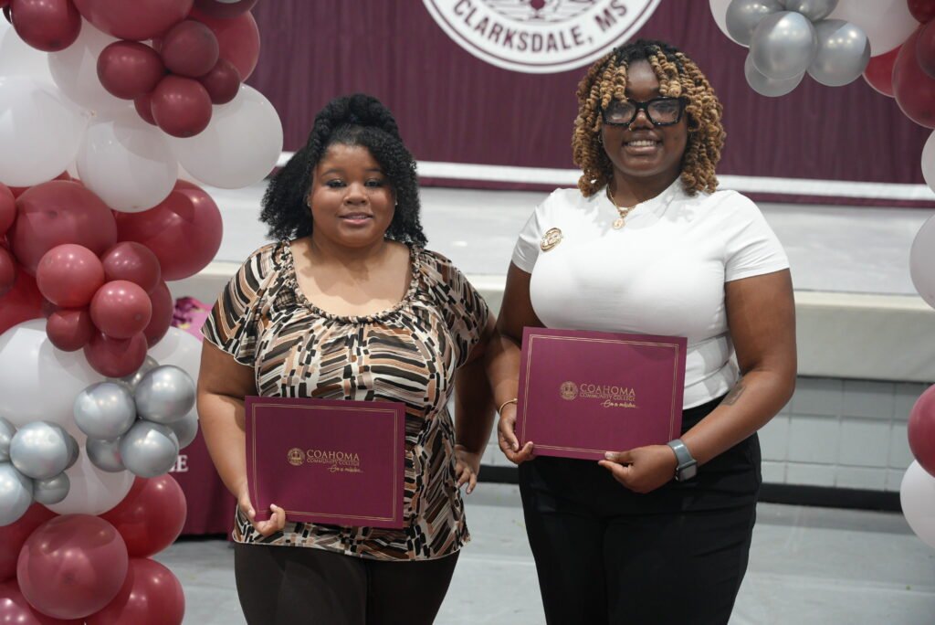 Williams and Mosby named valedictorian and salutatorian at Coahoma